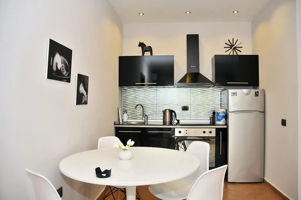 Tiranatop Suites Albánie